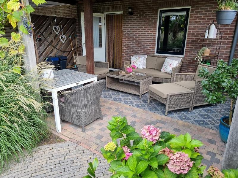 Bed And Breakfast De Dijk Zuid-Beijerland Eksteriør billede